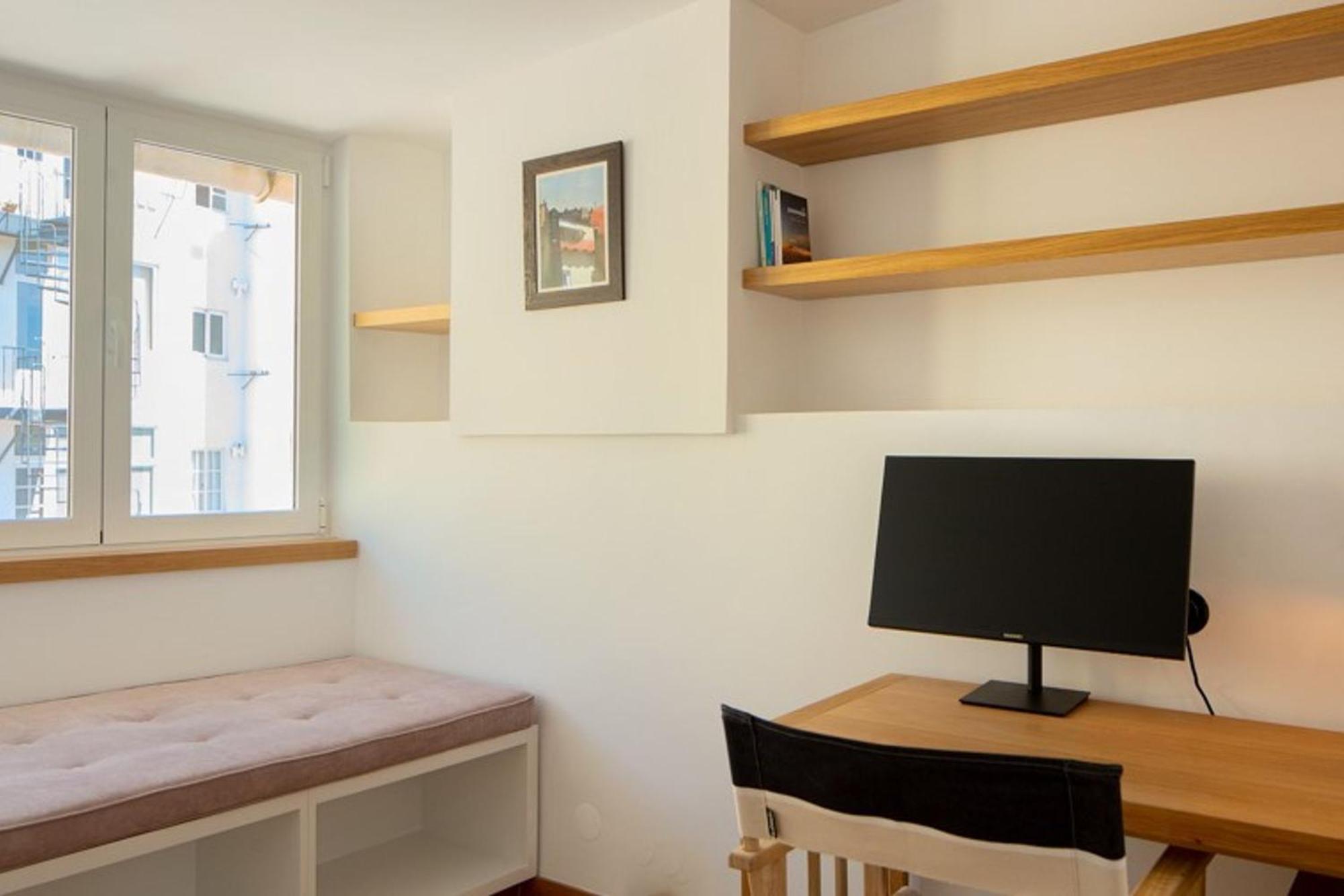 1bdr With Terrace And View By Lovelystay Apartment